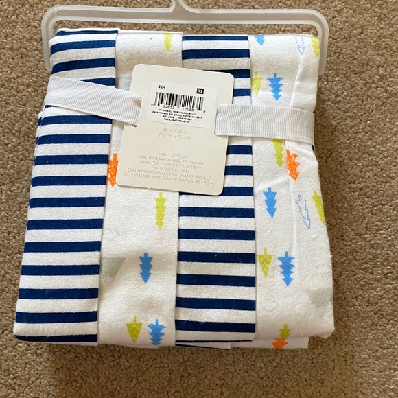 Swaddlers, blankets, wash cloths - Picture 5 of 6